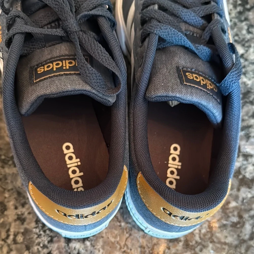 Adidas daily 3.0 Blue and White Casual Sneakers NIB 8